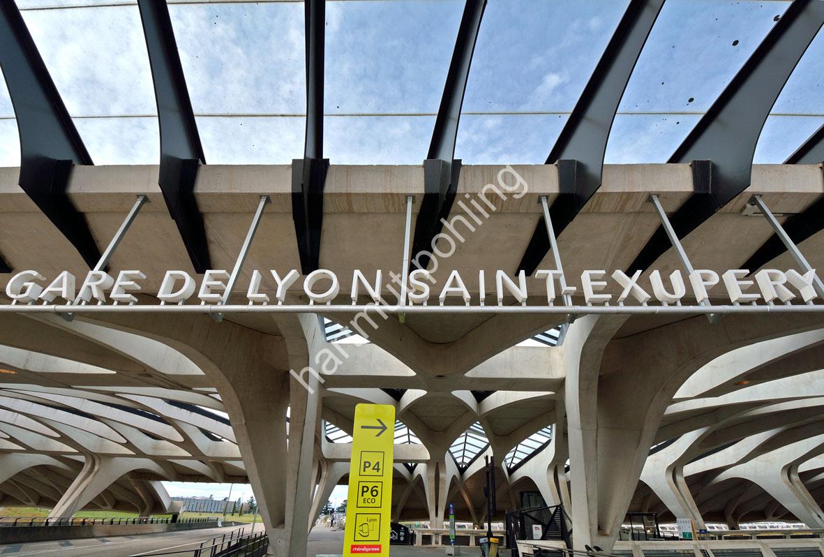 CALATRAVA-SANTIAGO-SAINT-EXUPERY-TGV-STATION06
