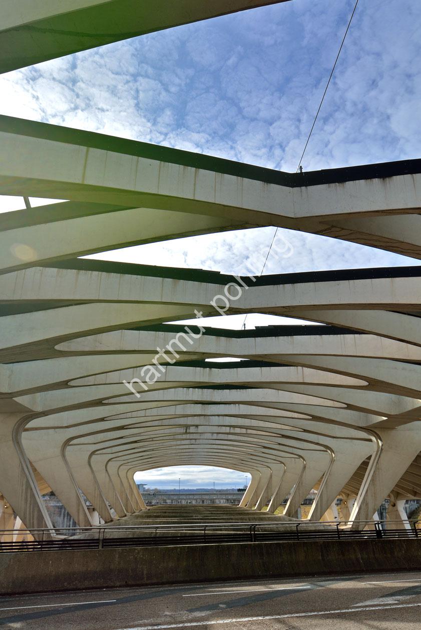 CALATRAVA-SANTIAGO-SAINT-EXUPERY-TGV-STATION07