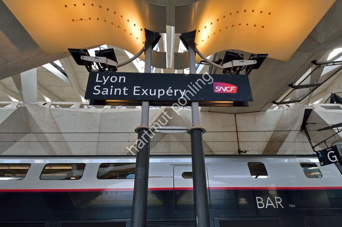 CALATRAVA-SANTIAGO-SAINT-EXUPERY-TGV-STATION10