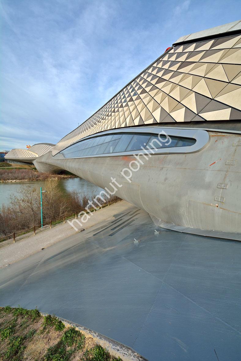 HADID-ZAHA-ZARAGOZA-BRIDGE-PAVILION02