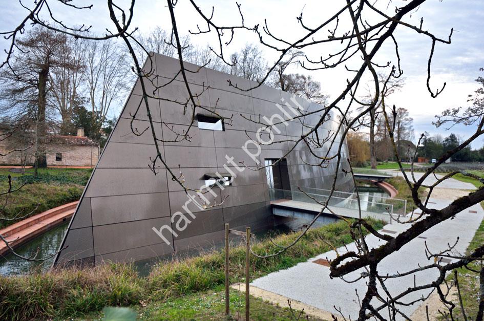 STARCK-PHILIPPE-CHATEAU-LES-CARMES-HAUT-BRION05