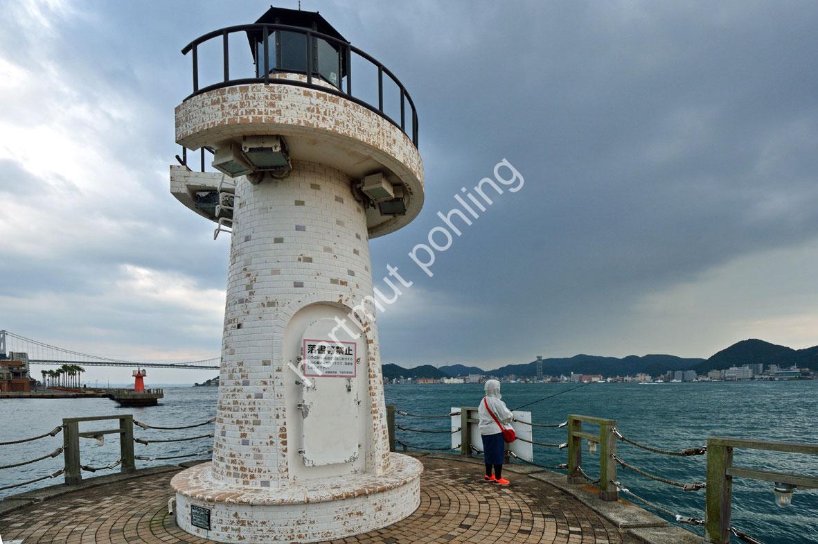 JAPAN-STADT-SHIMONOSEKI-ARUKAPOTO-EAST-BREAKWATER-LIGHTHOUSE
