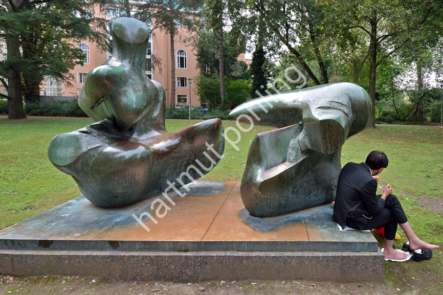 MOORE-HENRY-LIEGENDE-FIGUR03