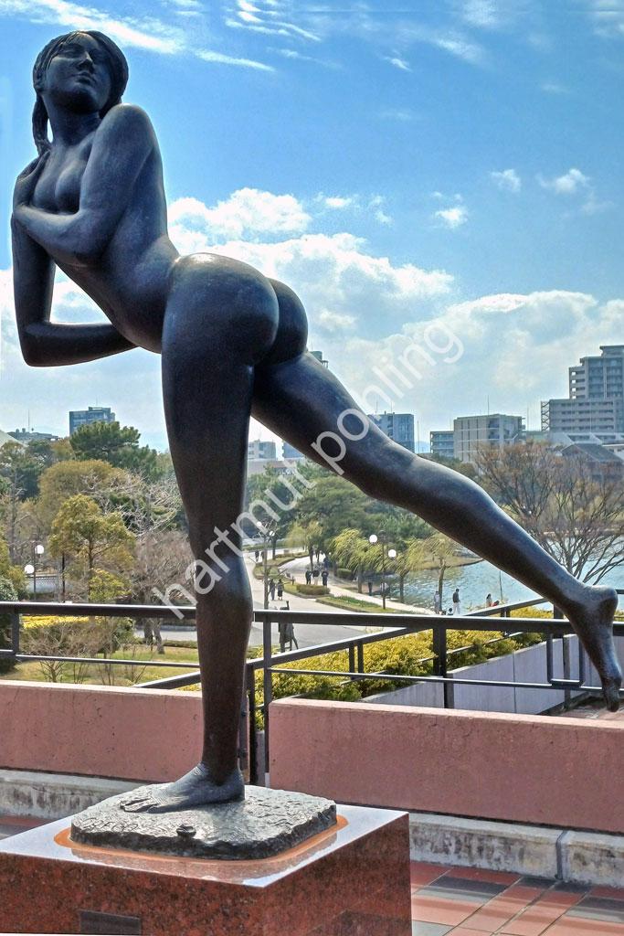 GRECO-EMILIO-SKATING-WOMAN06