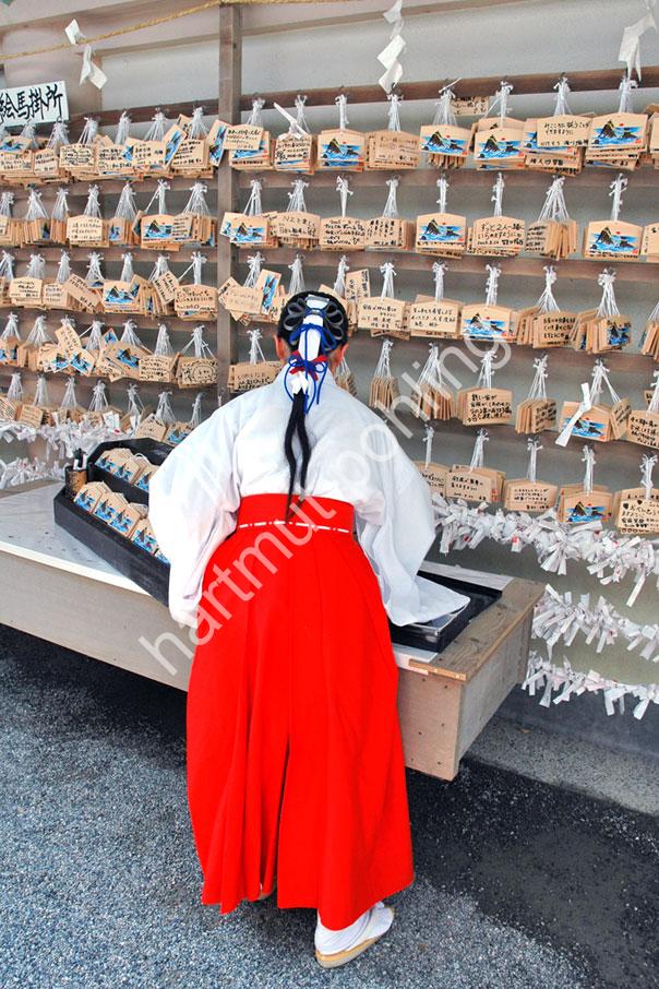 JAPAN-LANDSCAPE-MEOTO-IWA-MIKO02