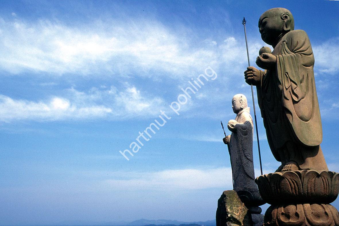 JAPAN-STADT-MATSUE-SODESHI-JIZO-SEKKAI-JIZO04