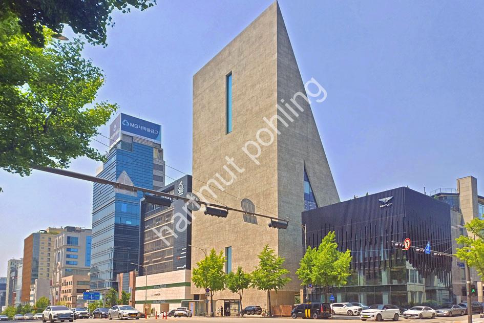 HERZOG-DE-MEURON-SONGEUN-ART-SPACE