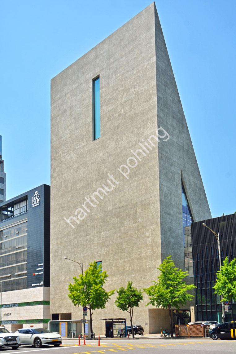HERZOG-DE-MEURON-SONGEUN-ART-SPACE04