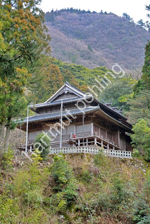 JAPAN-LANDSCAPE-IWAMI-GINZAN-SAHIMEYAMA-SHRINE03 Buddhistischer Tempel für die Bergarbeiter der Silbermine Iwami Ginzan