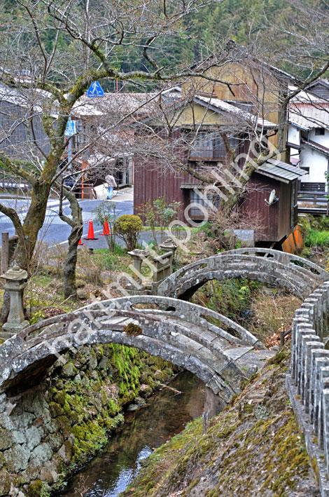 JAPAN-LANDSCAPE-IWAMI-GINZAN-STONE-BRIDGES