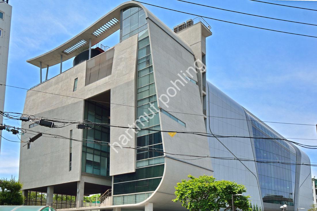 VAN-BERKEL-BEN-YG-ENTERTAINMENT-SEOUL02