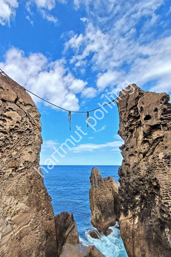 JAPAN-LANDSCAPE-CAPE-MUROTO-MEOTO-IWA02