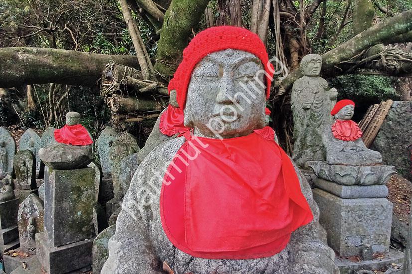 JAPAN-LANDSCAPE-CAPE-MUROTO-MIZUKAKEJIZO-DOU02