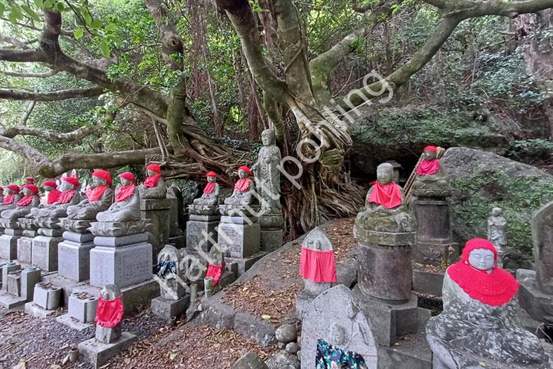 JAPAN-LANDSCAPE-CAPE-MUROTO-MIZUKAKEJIZO-DOU04