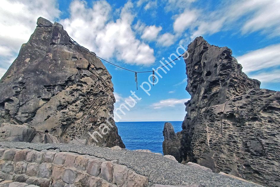 JAPAN-LANDSCAPE-MUROTO-PENINSULA-MEOTO-IWA