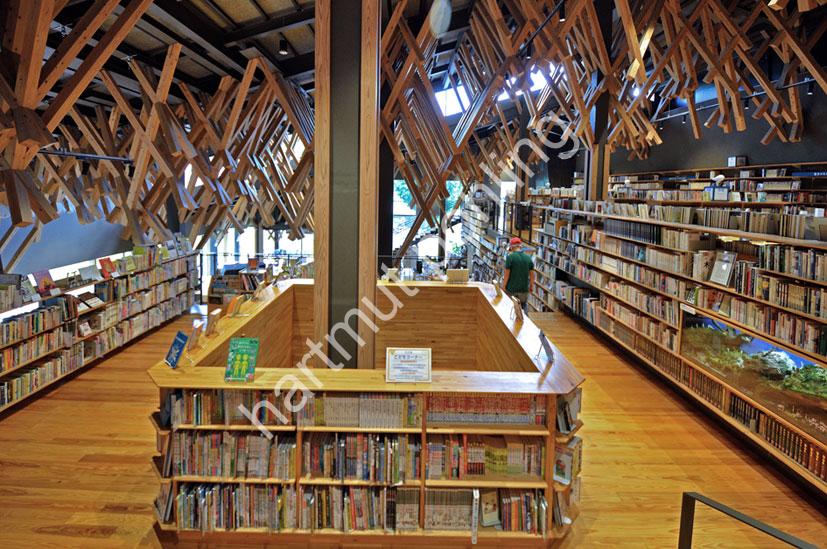 KUMA-KENGO-YUSUHARA-TOWN-LIBRARY02
